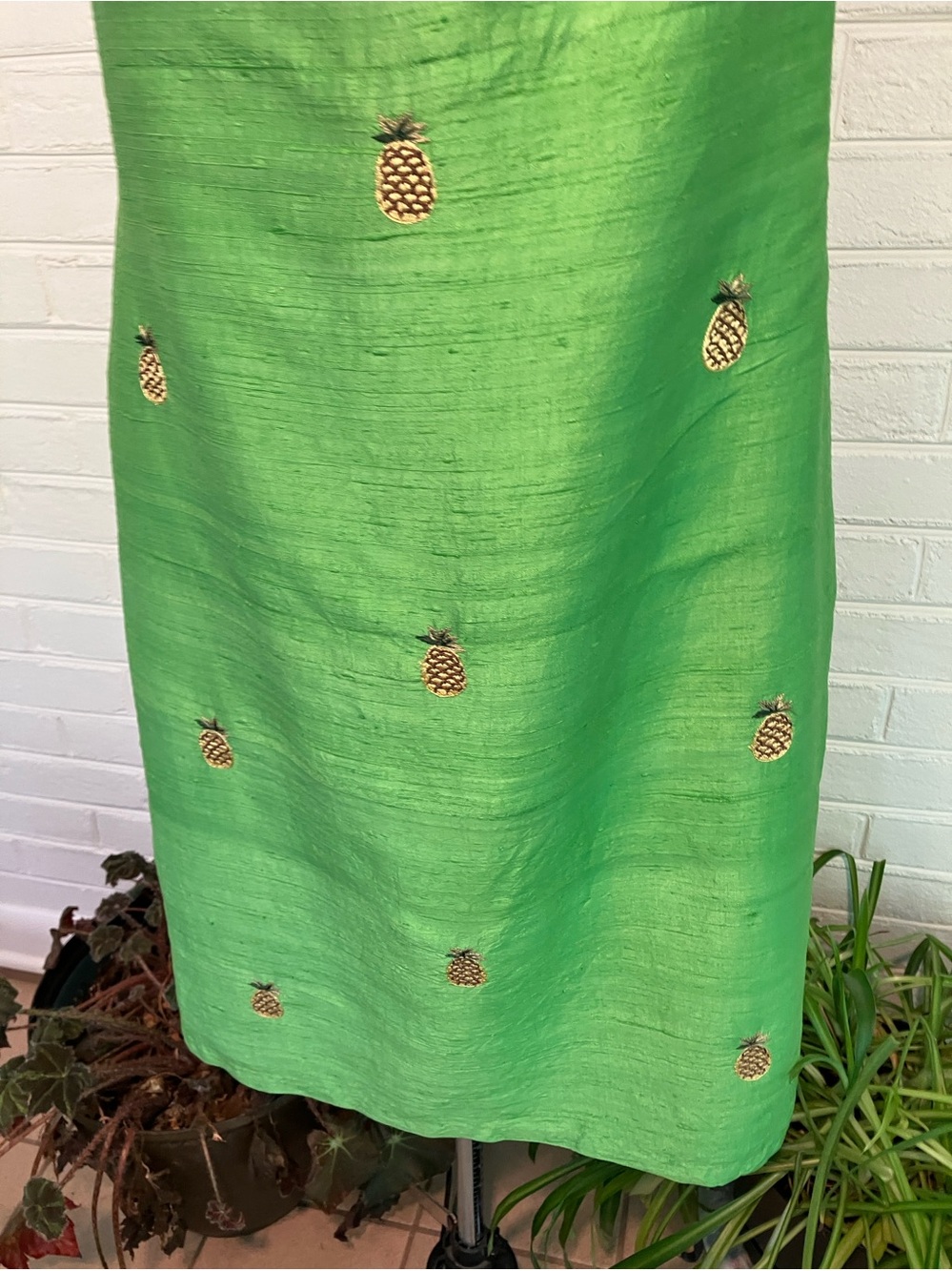 Daisy L Lime Green Raw Silk Embroidered Pineapple Sheath Dress, Size Large - Picture 4 of 11